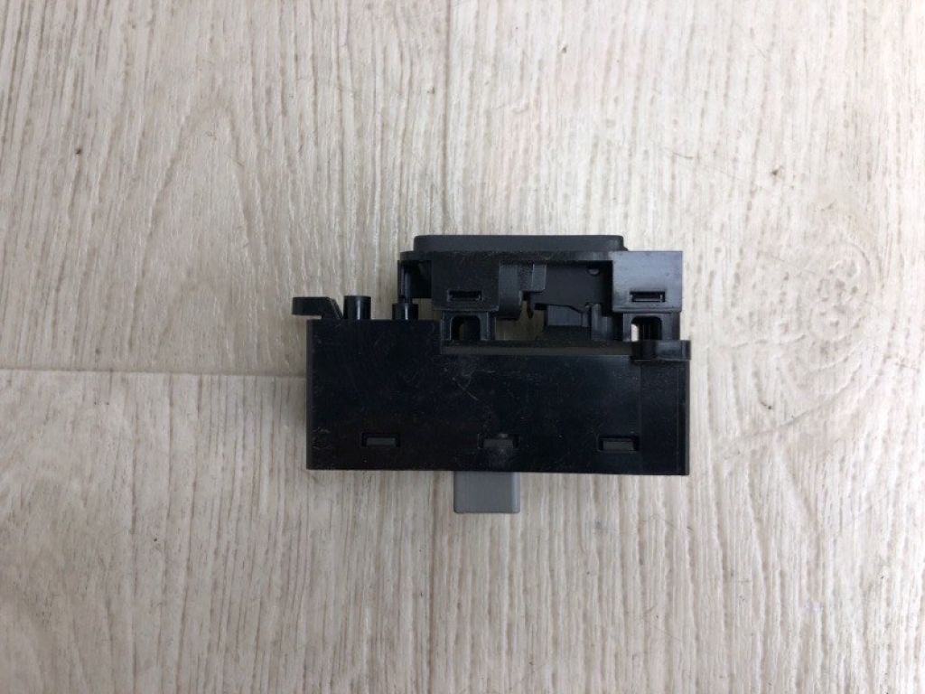 35770-TL2-A01 | Кнопка склопідіймача задн. прав. HONDA ACCORD CU8 / TSX 08-14 - Фото 2