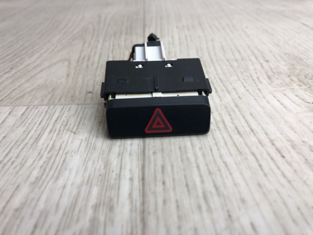 561 953 509 B FBY | Кнопка аварийной сигнализации VOLKSWAGEN PASSAT B7 11-15