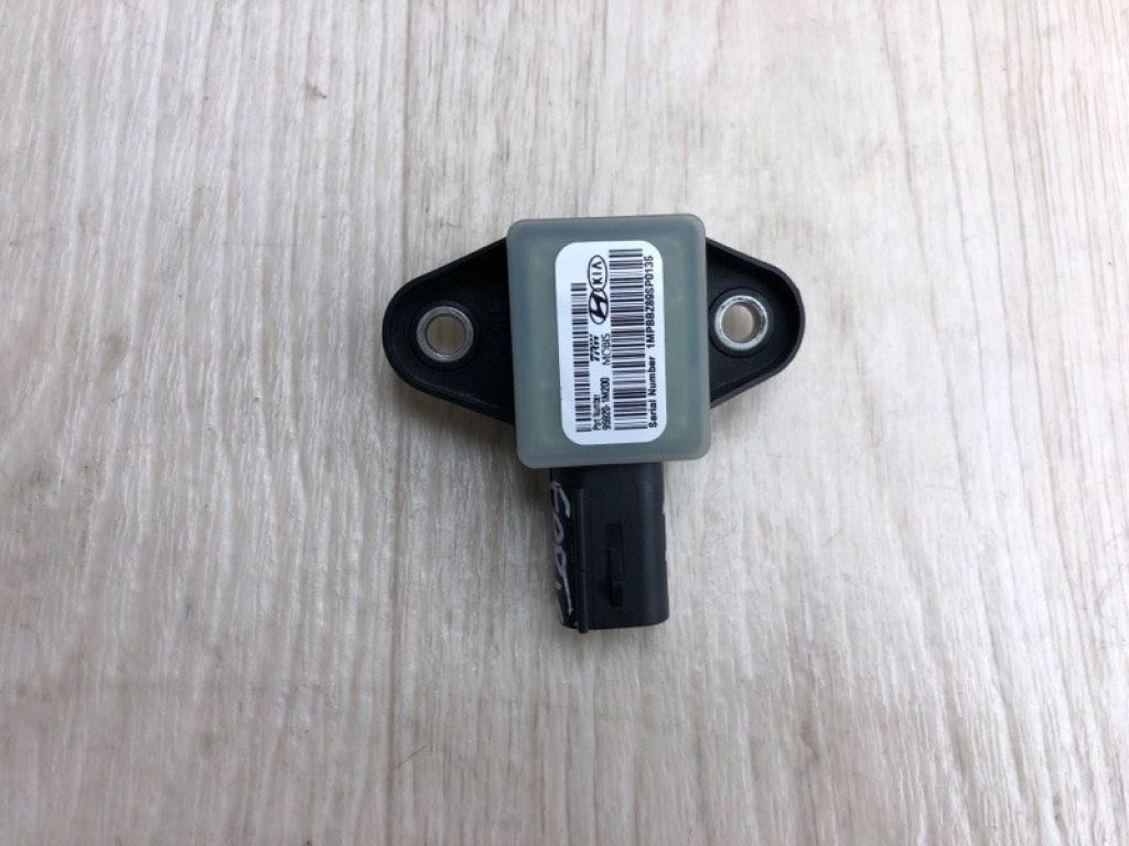 95920-1M200 | Датчик удара KIA FORTE/CERATO TD 08-13