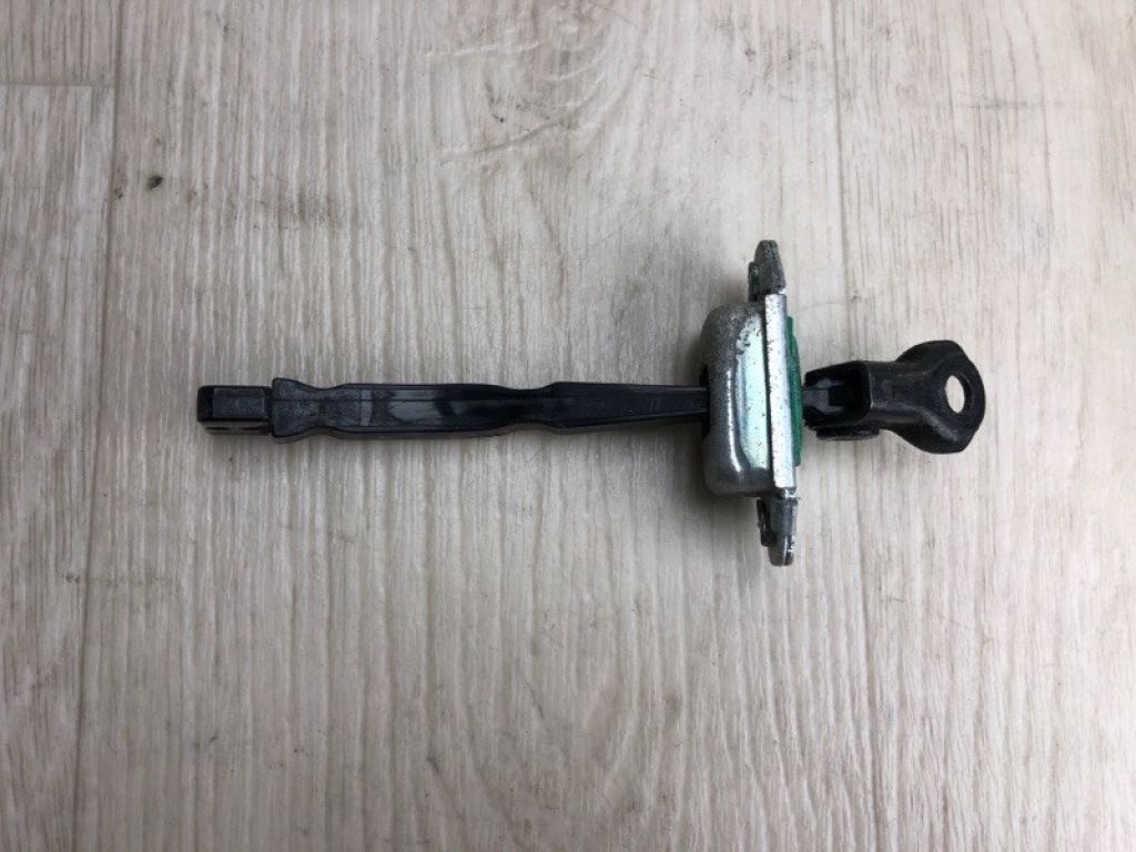 79480-1M000 | Обмежувач дверей задн. лів. KIA FORTE/CERATO TD 08-13 - Фото 2