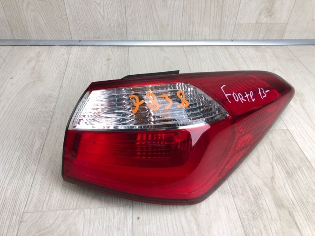 92402-A7000 | Ліхтар зовнішній прав. KIA FORTE YD 12-