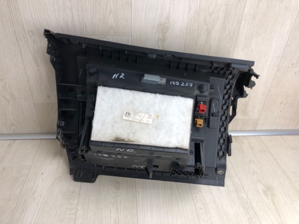 561 857 101 B 82V | Бардачок VOLKSWAGEN PASSAT B7 11-15 - Фото 3