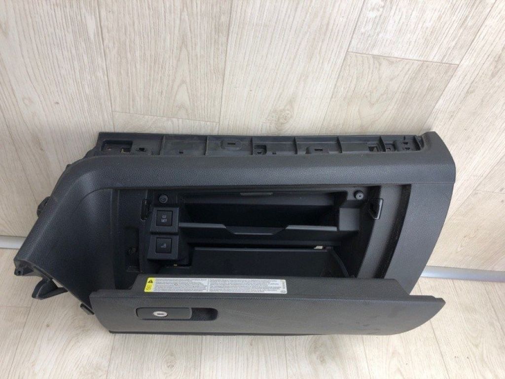 561 857 101 B 82V | Бардачок VOLKSWAGEN PASSAT B7 11-15 - Фото 4