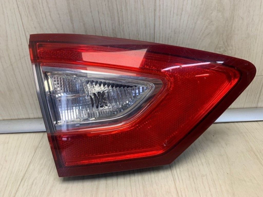 DS7Z-1340-5A | Фонарь внутренний задн. лев. FORD FUSION 14-