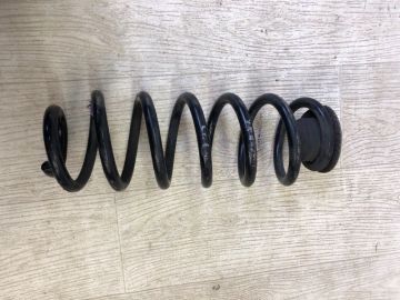 Пружина задньої підвіски JEEP CHEROKEE 14-