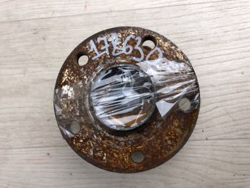 Маточина колеса передня VOLKSWAGEN BEETLE 11-19