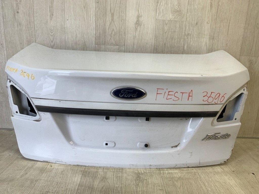 AE8Z-5440110-A | Крышка багажника FORD FIESTA 08-17 - Фото 2