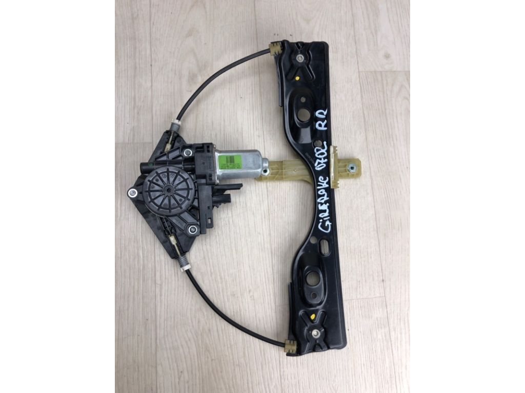 68227458AA | Склопідйомник задн. прав. JEEP CHEROKEE 14-