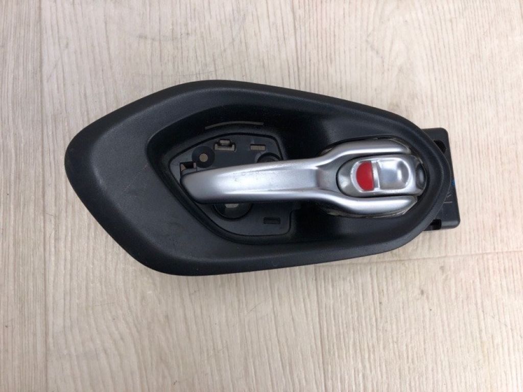 68227251AA | Ручка дверей внутрішня прав. JEEP CHEROKEE 14-