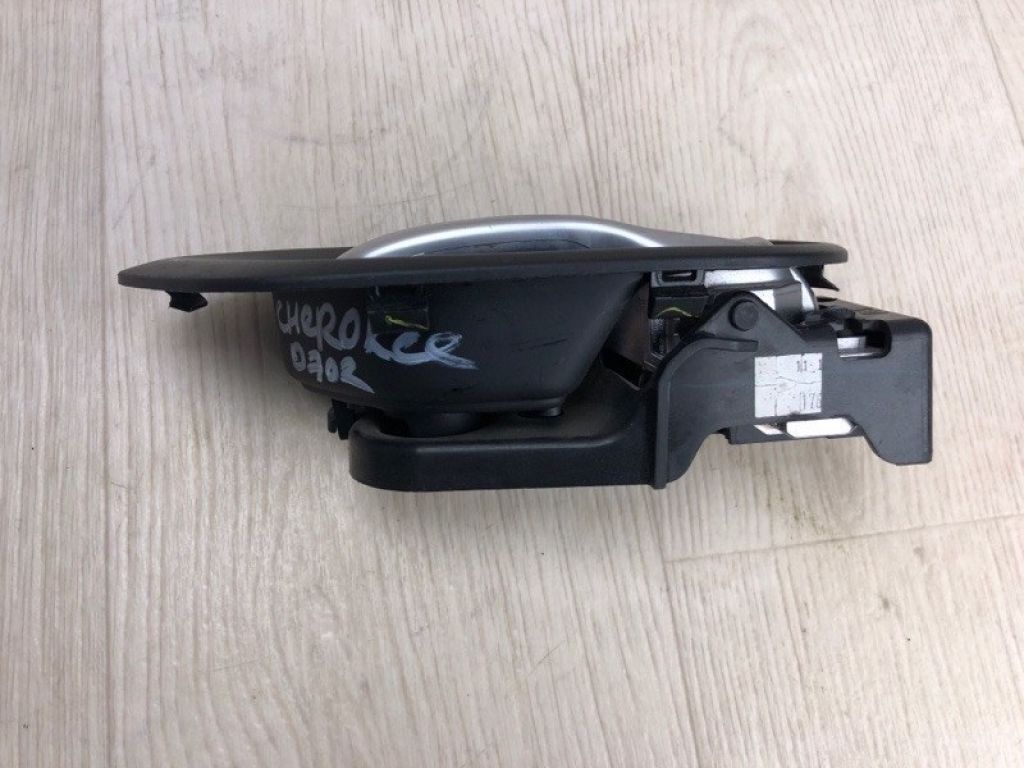 68227251AA | Ручка дверей внутрішня прав. JEEP CHEROKEE 14- - Фото 2