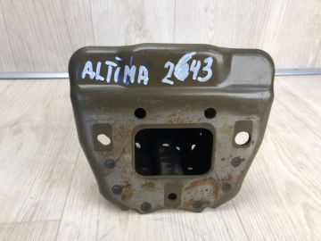 Кронштейн усилителя заднего бампера лев. NISSAN ALTIMA L33 12-18