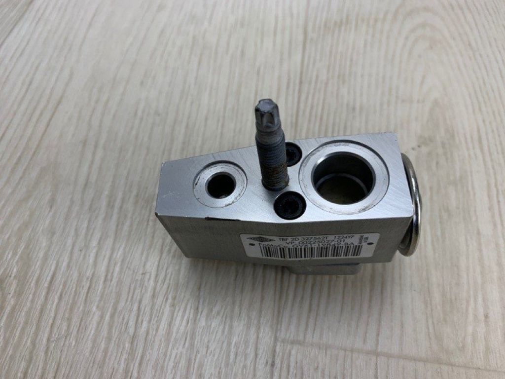 GV6Z-19849-A | Клапан кондиционера FORD ESCAPE 12-19 - Фото 2