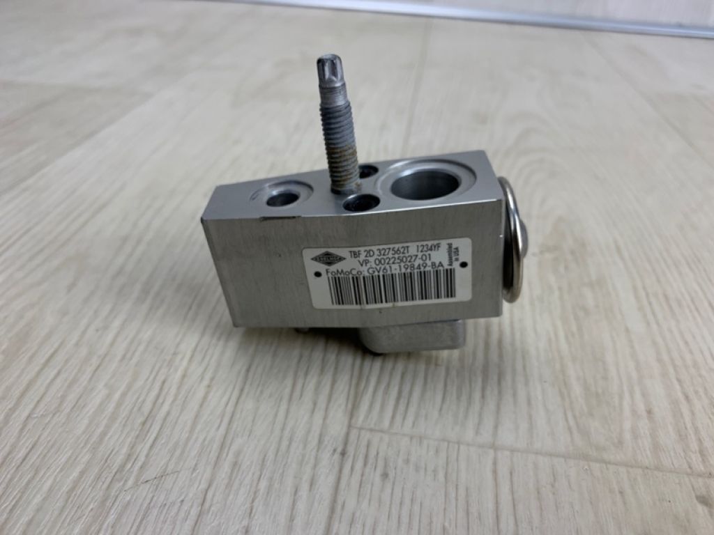 GV6Z-19849-A | Клапан кондиционера FORD ESCAPE 12-19 - Фото 3