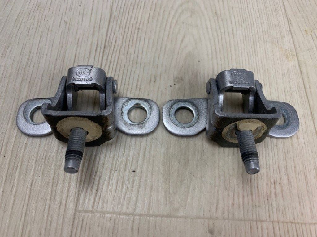 GJ7Z-7842900-A | Петля крышки багажника FORD ESCAPE 12-19