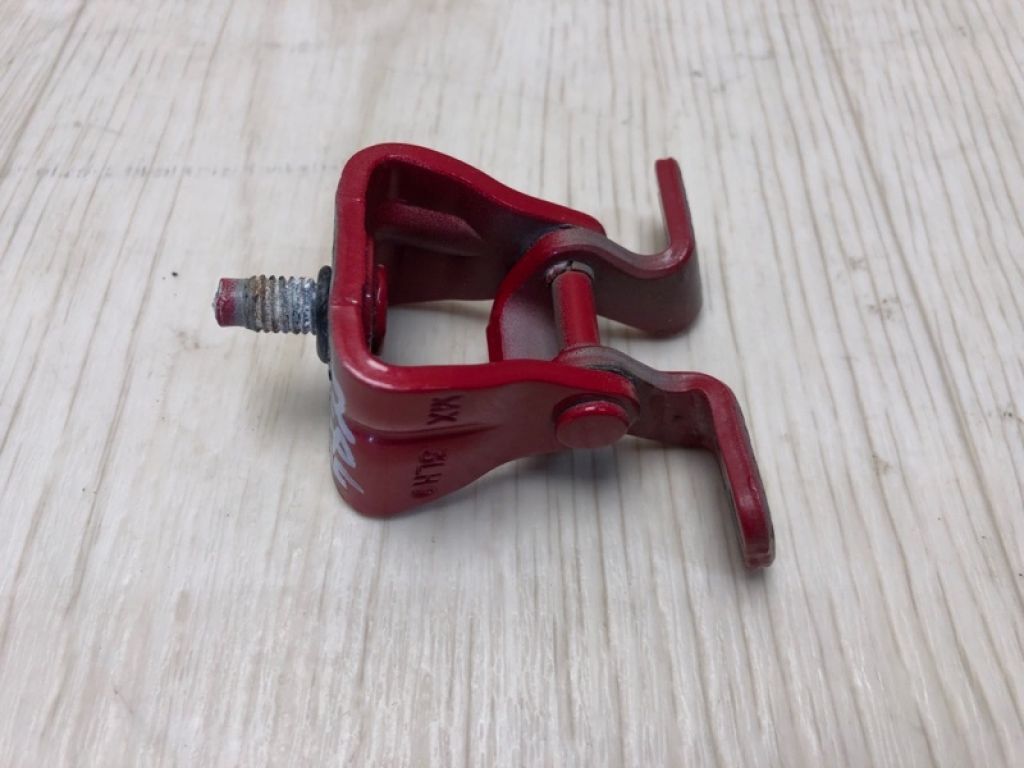 5C5 827 301 C | Петля кришки багажника VOLKSWAGEN BEETLE 11-19