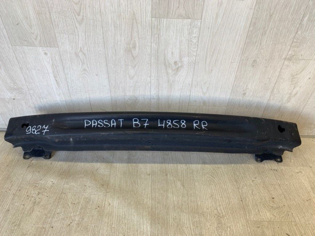 561 807 305 | Усилитель заднего бампера VOLKSWAGEN PASSAT B7 11-15