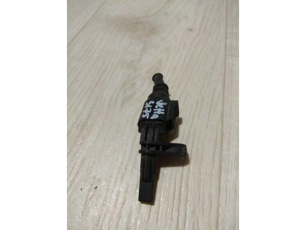 WHT 003 857 | Датчик ABS передн. лів. VOLKSWAGEN JETTA USA 10-17