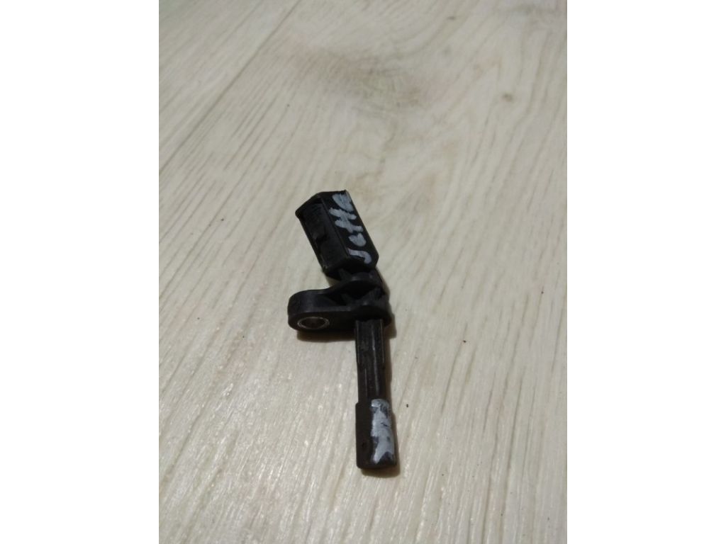 WHT 003 858 | Датчик ABS задн. прав. VOLKSWAGEN JETTA USA 10-17