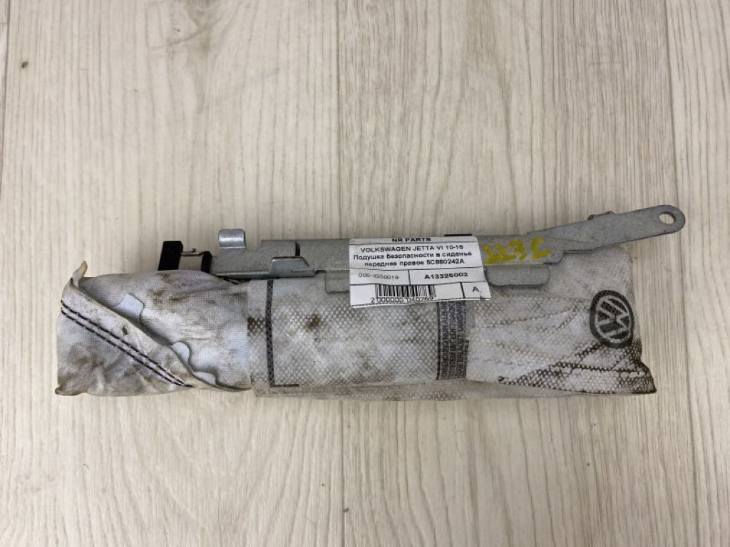 5C0 880 242 A | Подушка безопасности в сиденье передн. прав. VOLKSWAGEN JETTA USA 10-17