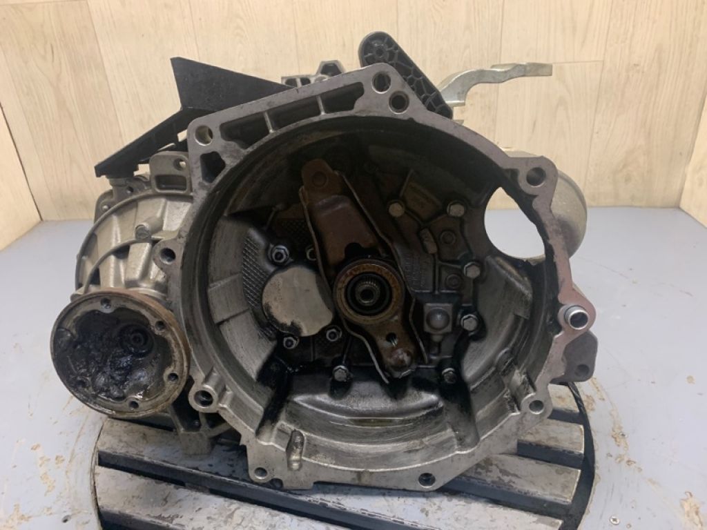 0A4 300 052 S | МКПП VOLKSWAGEN JETTA USA 10-17