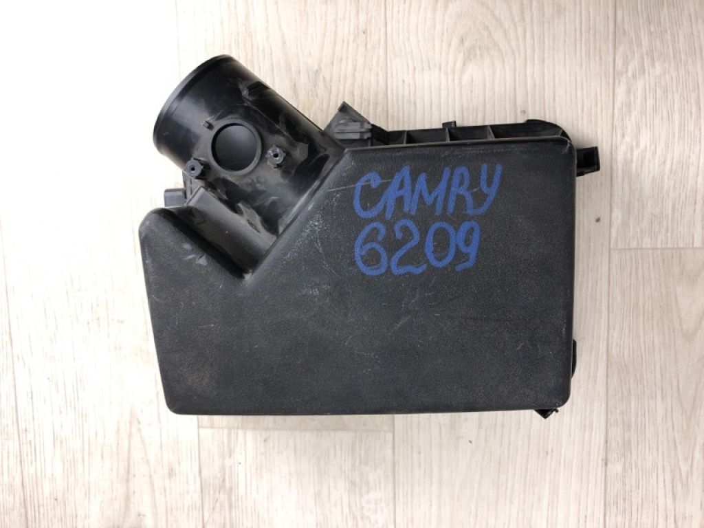17705-0V020 | Корпус воздушного фильтра TOYOTA CAMRY 55 14-17