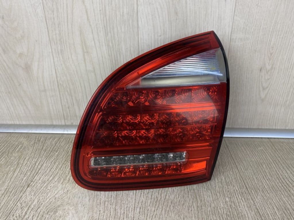 95863109401 | Фонарь внутренний задн. прав. PORSCHE CAYENNE 10-18