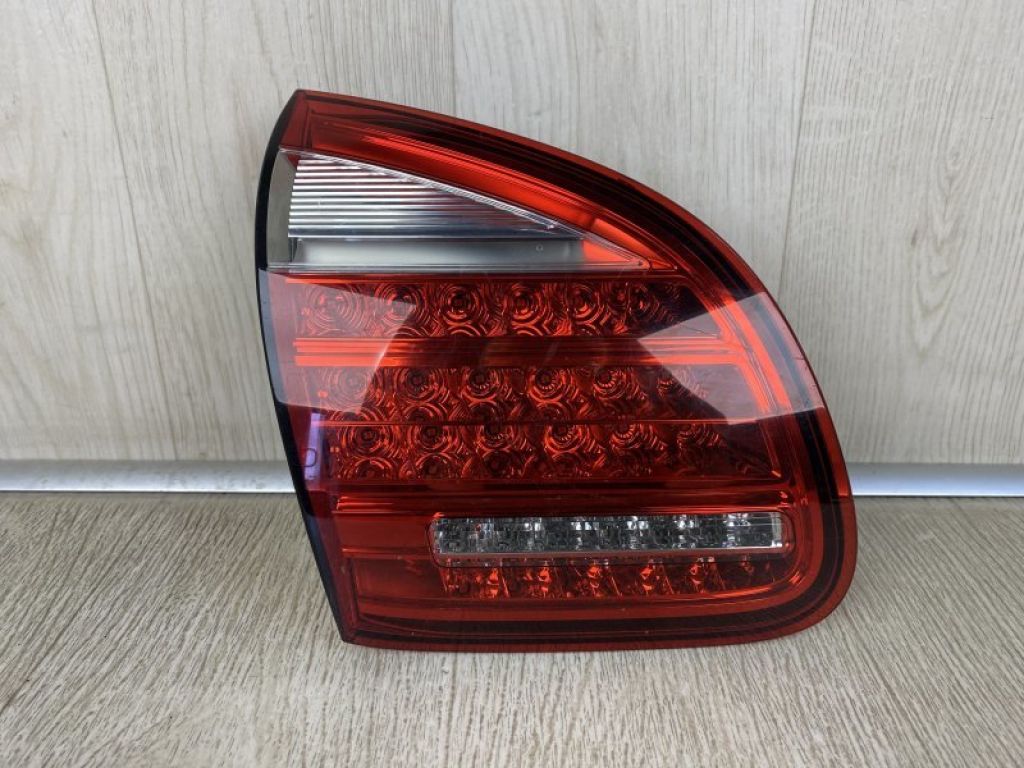 95863109301 | Фонарь внутренний задн. лев. PORSCHE CAYENNE 10-18