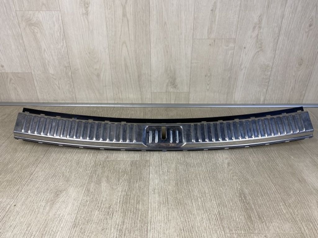 958 551 459 00 | Накладка на порог багажника PORSCHE CAYENNE 10-18