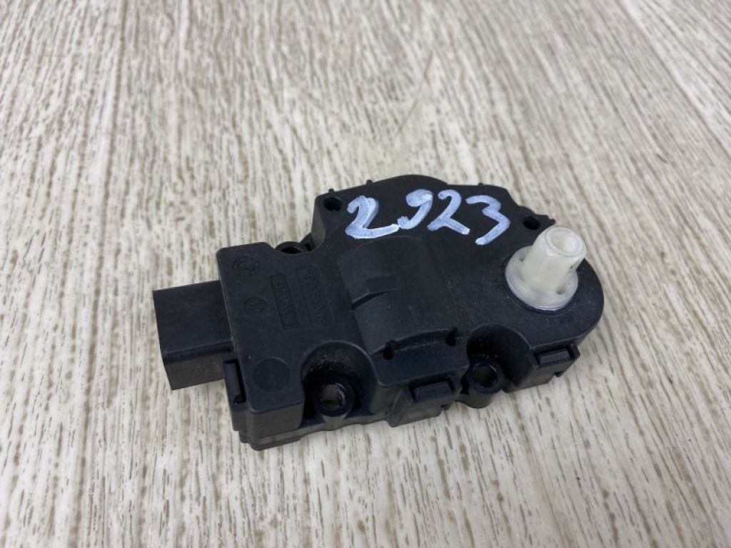 958 612 511 00 | Моторчик заслінки пічки PORSCHE CAYENNE 10-18