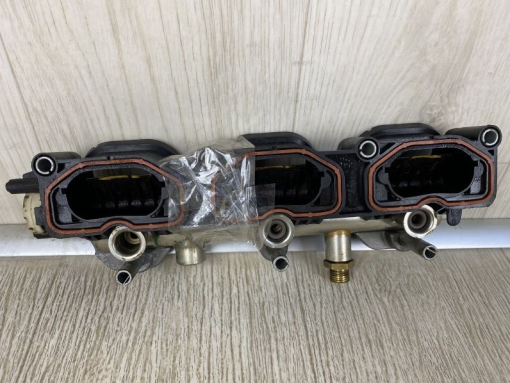 958 110 119 04 | Коллектор впускной PORSCHE CAYENNE 10-18