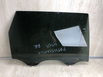 Скло дверей задн. прав. NISSAN PATHFINDER R52 12-21