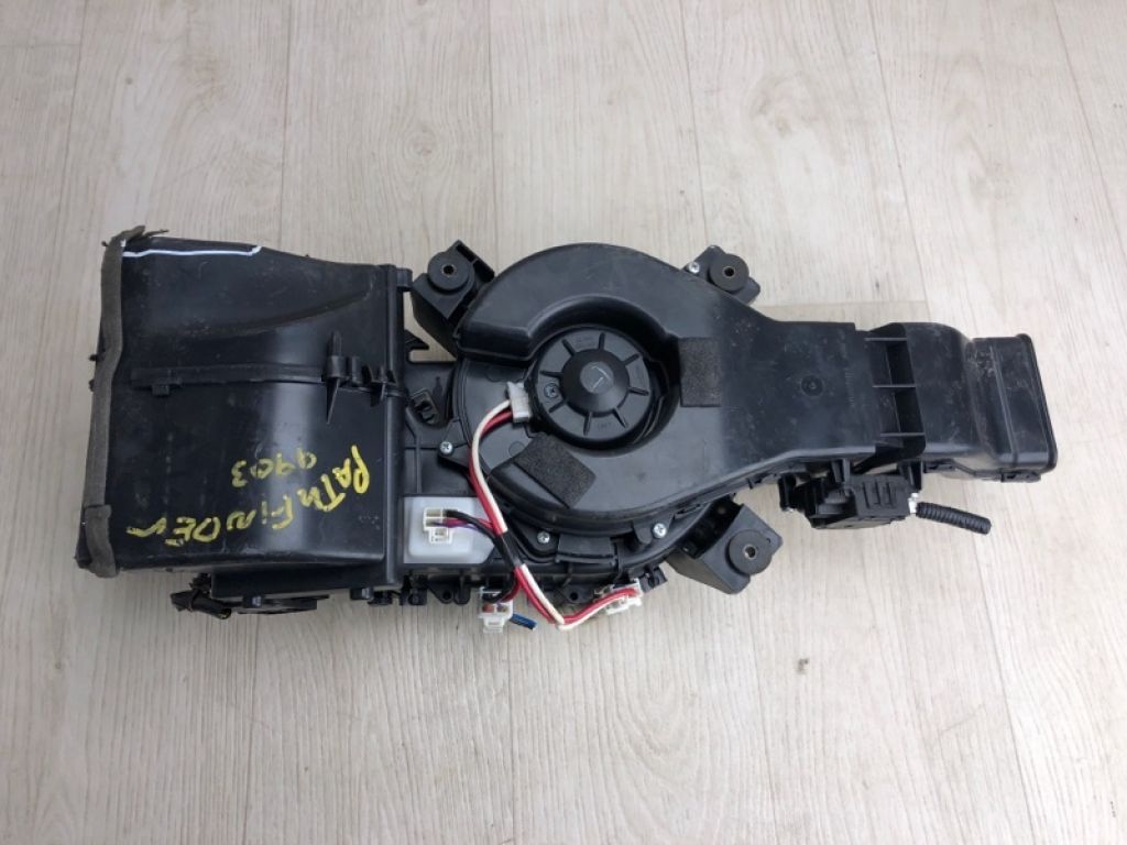 27413-9NJ0A | Корпус печки NISSAN PATHFINDER R52 12-21