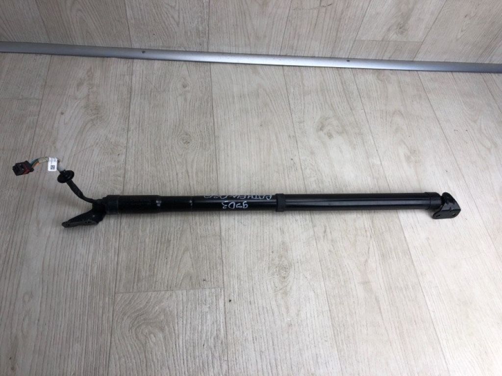 90560-3KA0E | Амортизатор кришки багажника NISSAN PATHFINDER R52 12-21