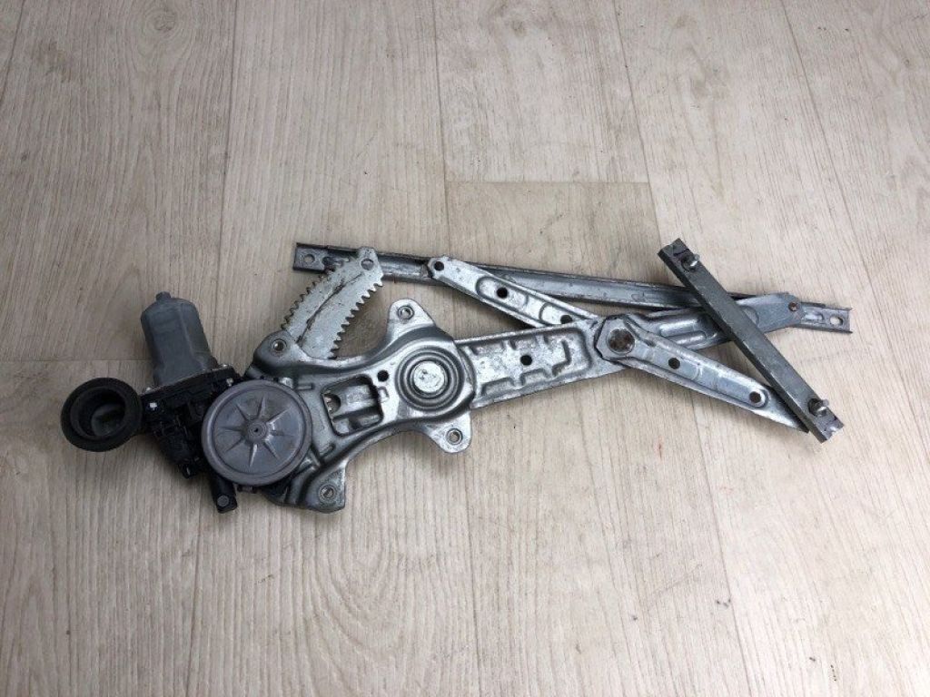 82720-3KA1A | Стеклоподъемник задн. прав. NISSAN PATHFINDER R52 12-21