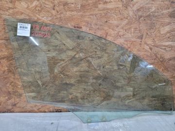 Скло дверей передн. прав. MAZDA 3 BK 03-08