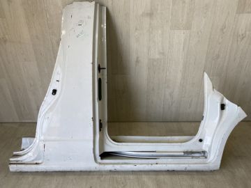 Стойка кузова средняя лев. NISSAN NV200 USA 13-