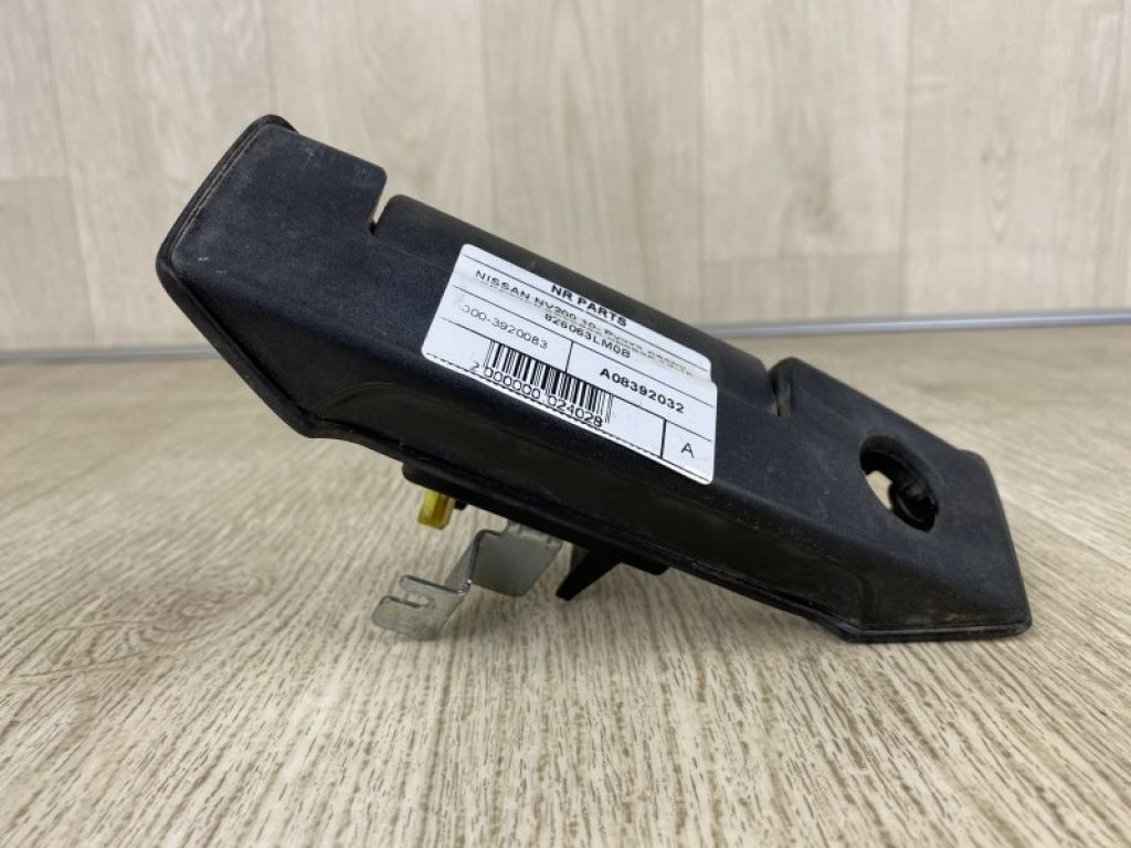 82606-3LM0B | Ручка двері зовнішня прав. NISSAN NV200 USA 13-