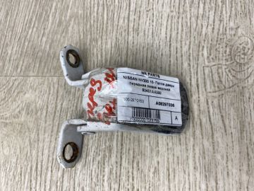 Петля двері верхня передн. лів. NISSAN NV200 USA 13-