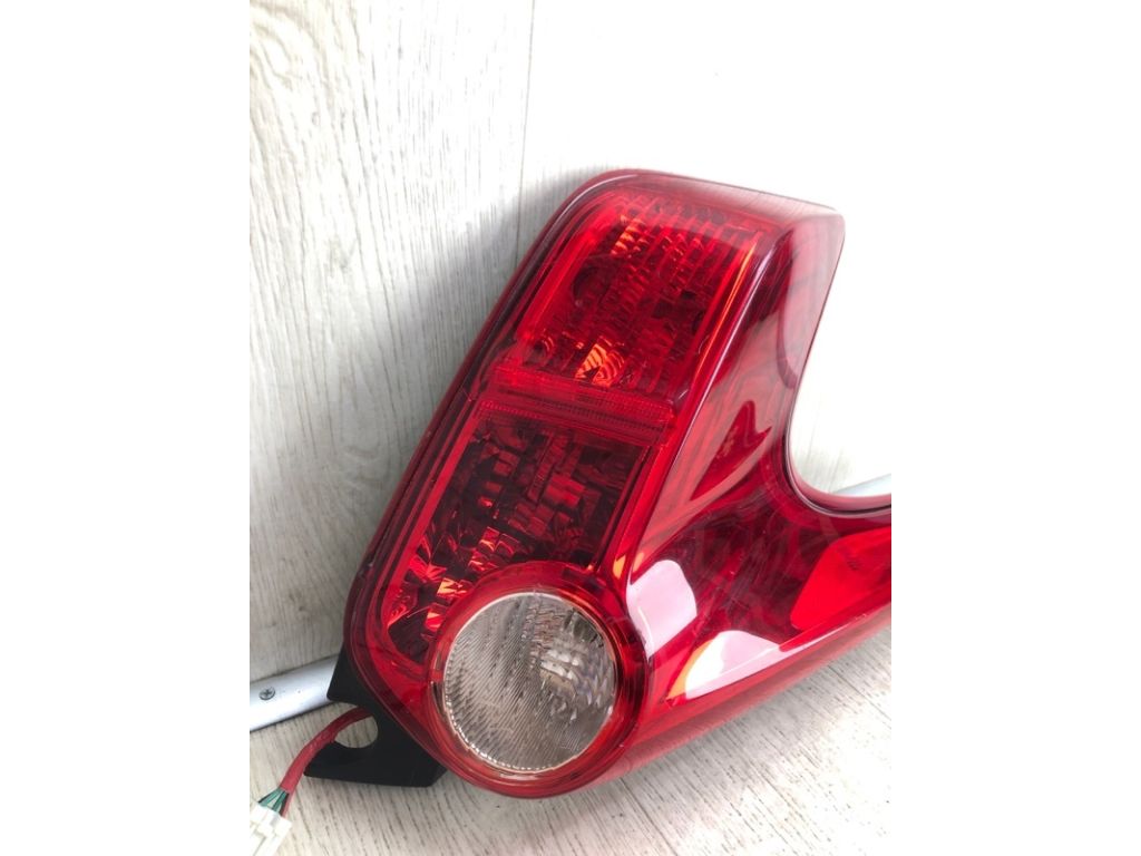 26555-1KM0A | Ліхтар зовнішній задн. лів. NISSAN JUKE 10-19 - Фото 2