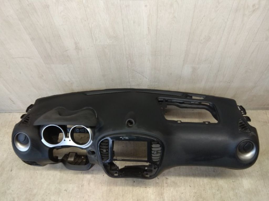 68200-1KA0A | торпедо NISSAN JUKE 10-19 - Фото 2