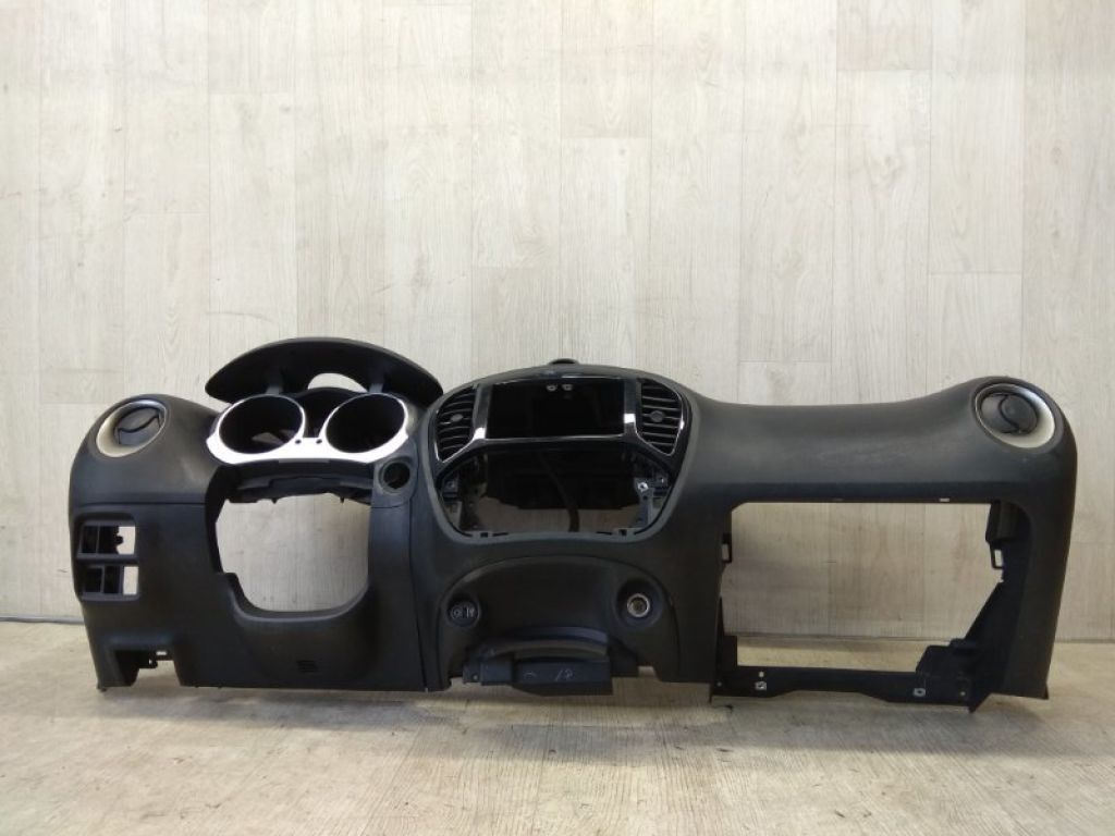 68200-1KA0A | торпедо NISSAN JUKE 10-19 - Фото 3