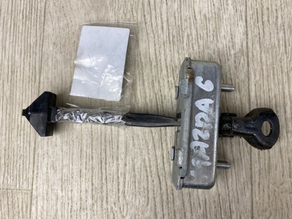 GHP9-72-270 | Обмежувач дверей задн. MAZDA 6 GJ 12- - Фото 2