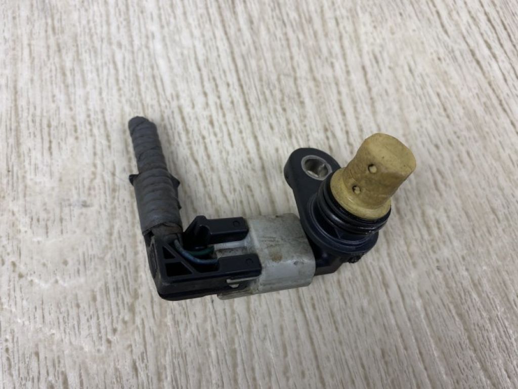 PE01-18-221 | Датчик положения коленвала MAZDA 6 GJ 12-