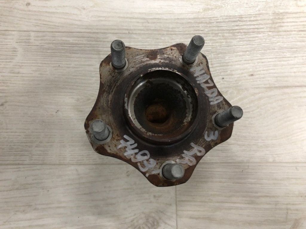 BJS7-26-15X | Маточина колеса задн. MAZDA 3 BM 13-19