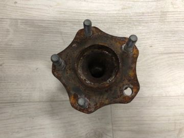 Маточина колеса задн. MAZDA 3 BM 13-19