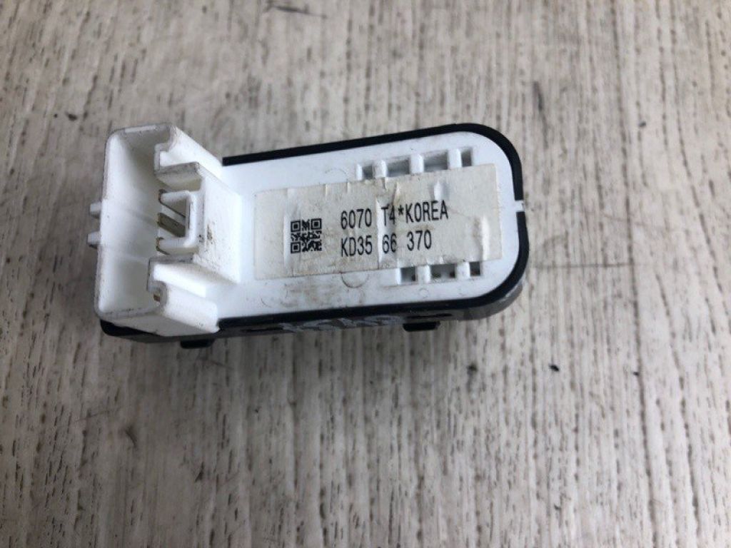 KD35-66-370A | Кнопка склопідіймача MAZDA 3 BM 13-19 - Фото 3