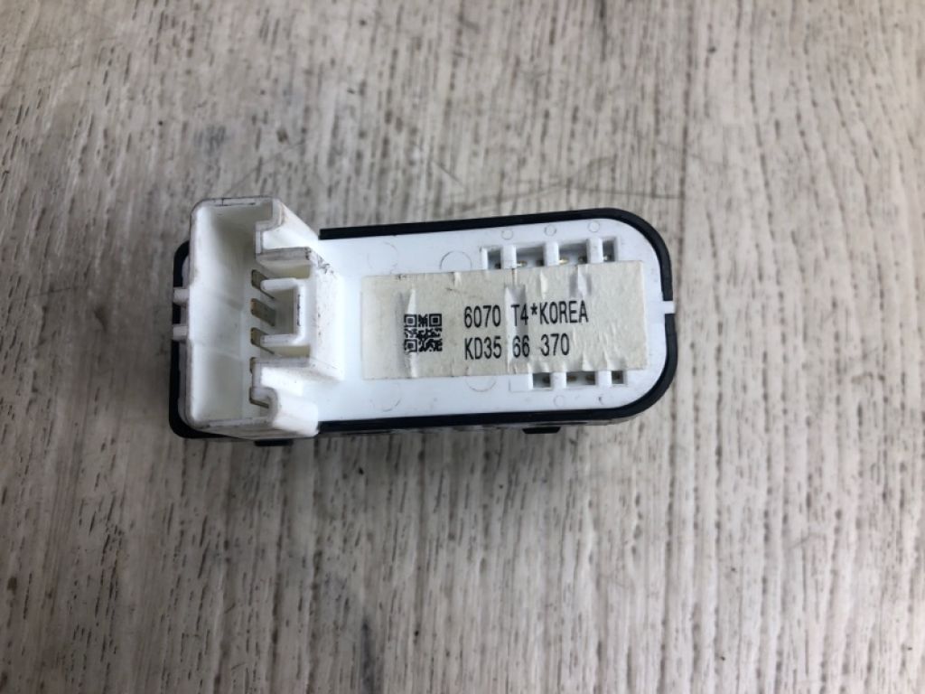 KD35-66-370A | Кнопка склопідіймача MAZDA 3 BM 13-19 - Фото 3