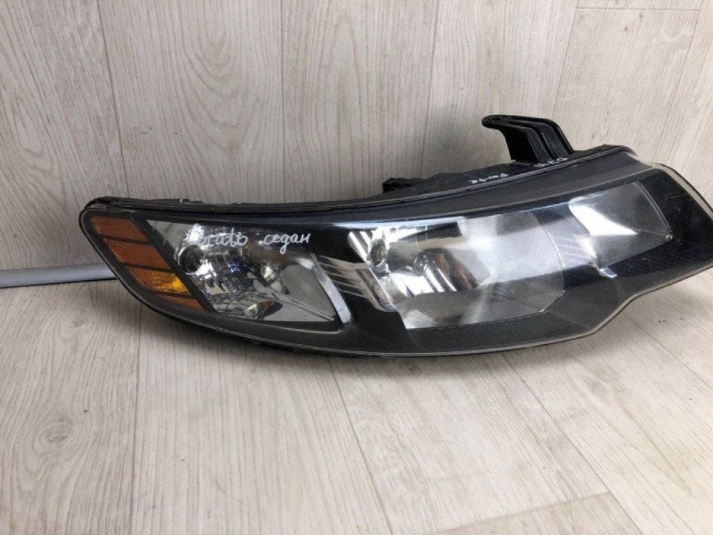 92102-1M033 | Фара передн. прав. KIA FORTE/CERATO TD 08-13