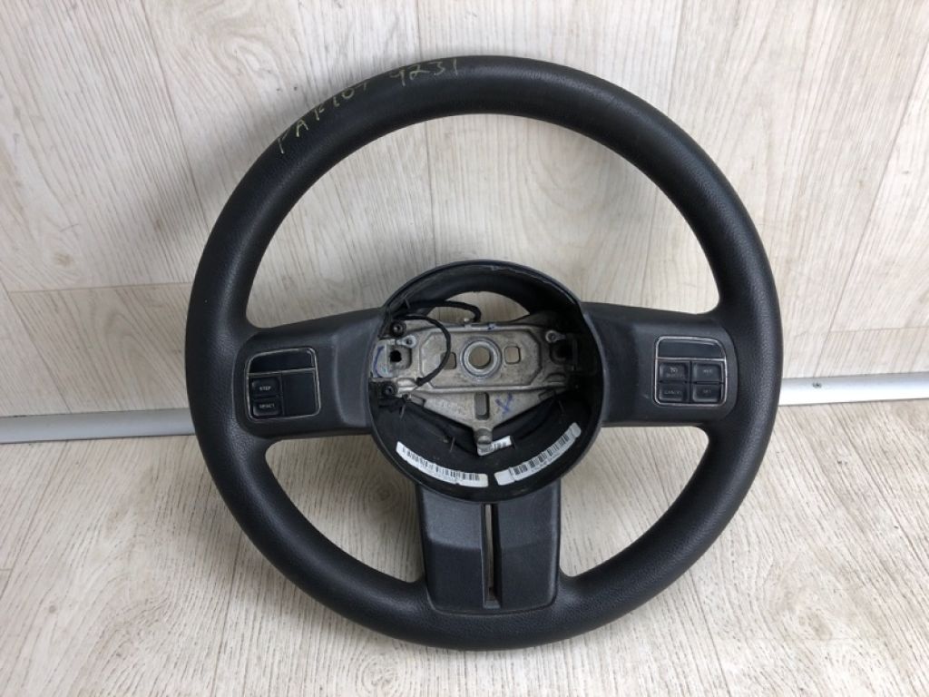 1TT68XDVAE | Кермо JEEP PATRIOT 10-17