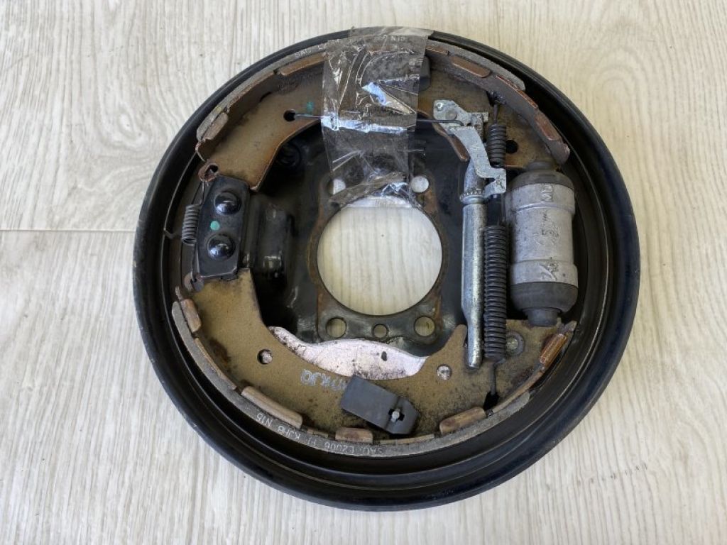 58300-1R000 | Гальмівний механізм задн. лів. HYUNDAI ACCENT RB 10-